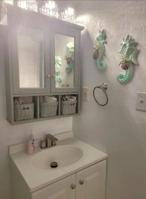 Entire Home By Siesta Key/Closed To Downtown 사라소타 외부 사진